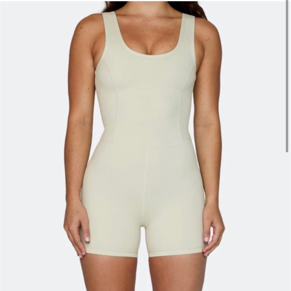 NWT SET ACTIVE SPORTBODY SUIT